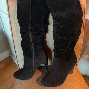 Gorgeous velvet black knee high platform boots